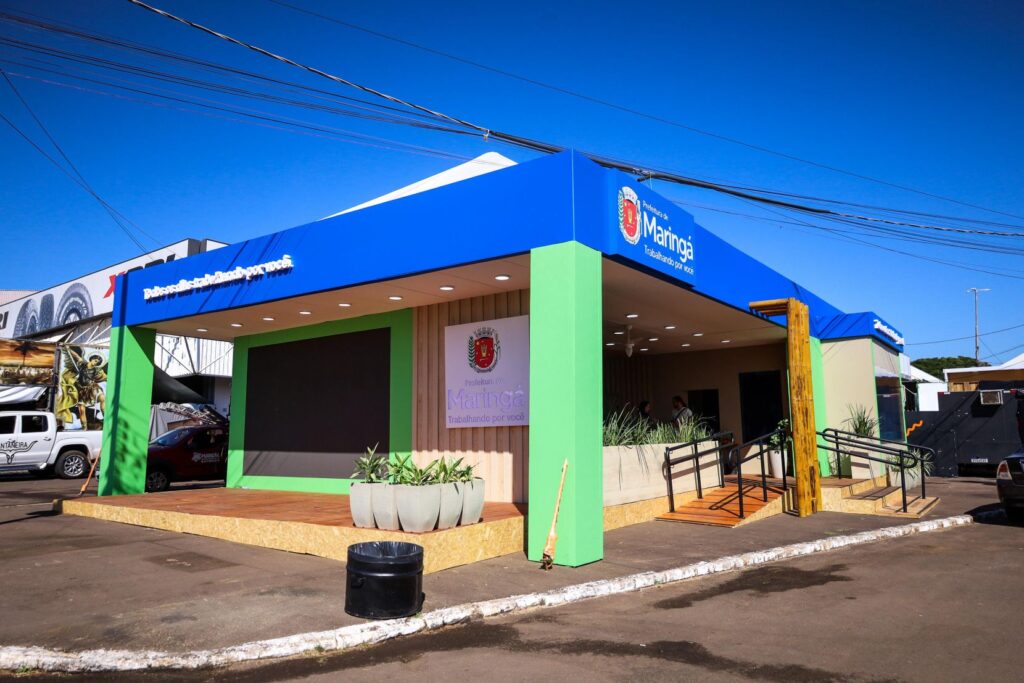O estande da Prefeitura, localizado ao lado da Arena de Shows do Parque de Exposições, tem 150 metros quadrados e conta com salão interno e palco.