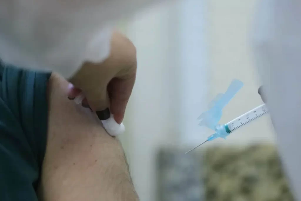 Paraná chega a 2 milhões de vacinas da gripe aplicadas; confira a cobertura nas cidades Foto: Alessandro Vieira/SESA