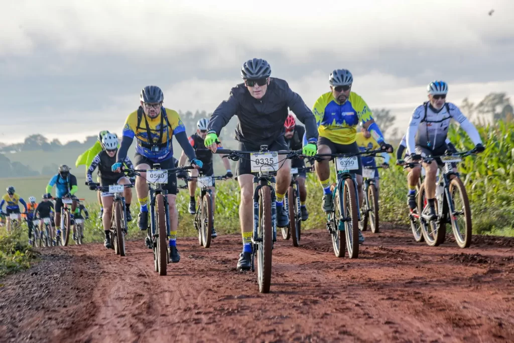 Os ciclistas percorrerão 120 km, com saída de Londrina e chegada em Maringá, na Praça da Catedral. (Credito: Divulgação)