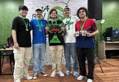 O time Bananice Gaming foi o vencedor e levou o troféu de primeiro lugar para casa. (Credito: Divulgação / PMM)