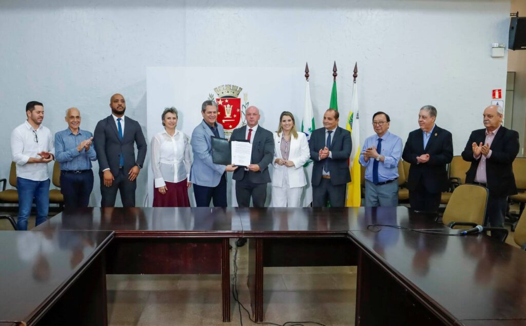 O município recebeu o procurador-geral de Justiça do Paraná, Dr. Francisco Zanicotti, e foi assinado um termo de cooperação técnica entre a Prefeitura de Maringá e o Ministério Público. (Credito: Ricardo Lopes/ PMM)