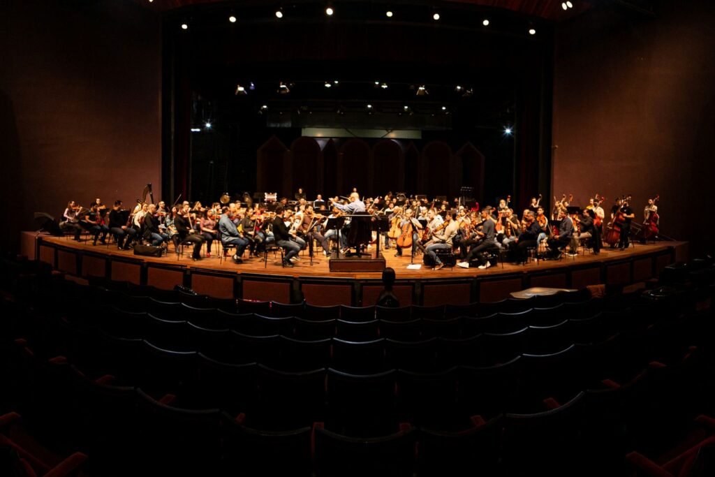 Curitiba, 19 de maio de 2025 - Ensaio da Orquestra Sinfônica do Paraná no Teatro Guaira. Foto: Roberto Dziura Jr/AEN